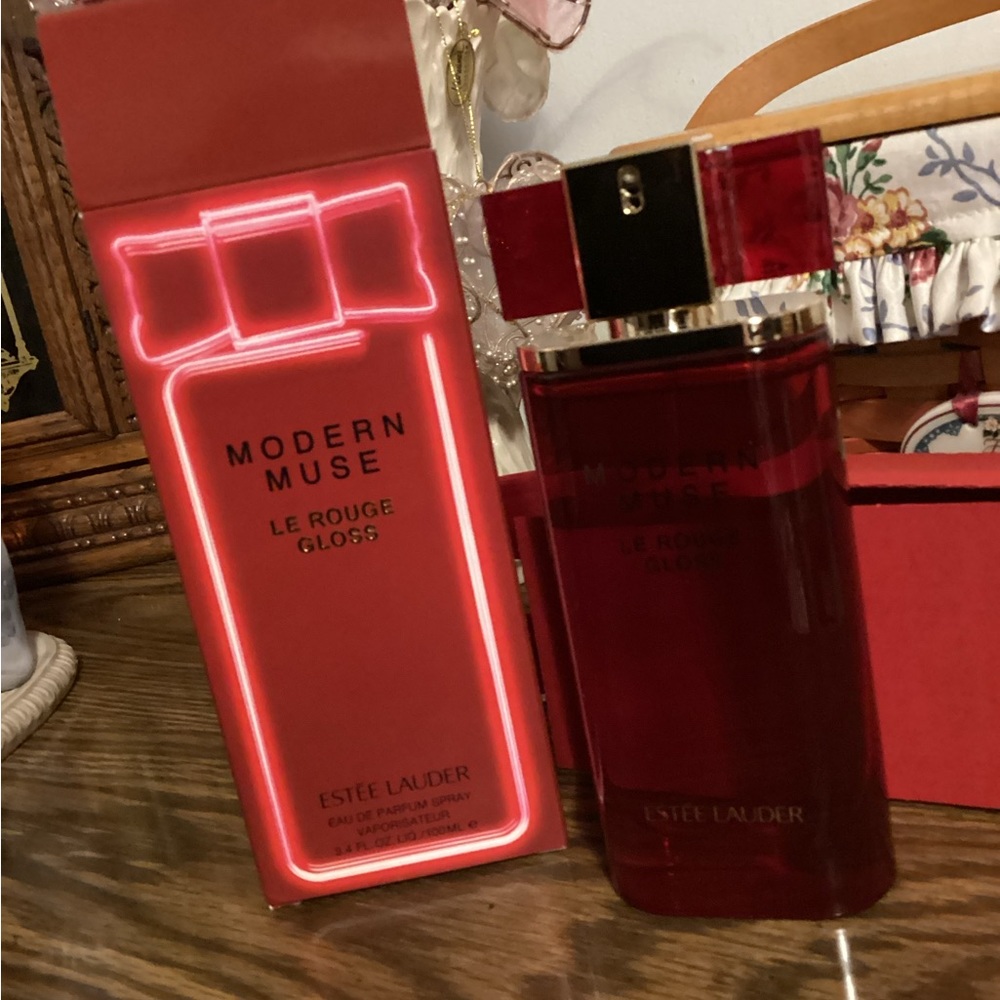 MODERN MUSE  le rouge gloss NEW